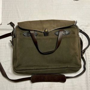 Filson Briefcase. Great Condition. Army Green.